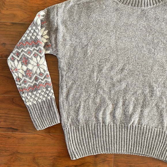 COPY - Christian Siriano Gray and White Snowflake Turtleneck Sweater - Picture 3 of 9